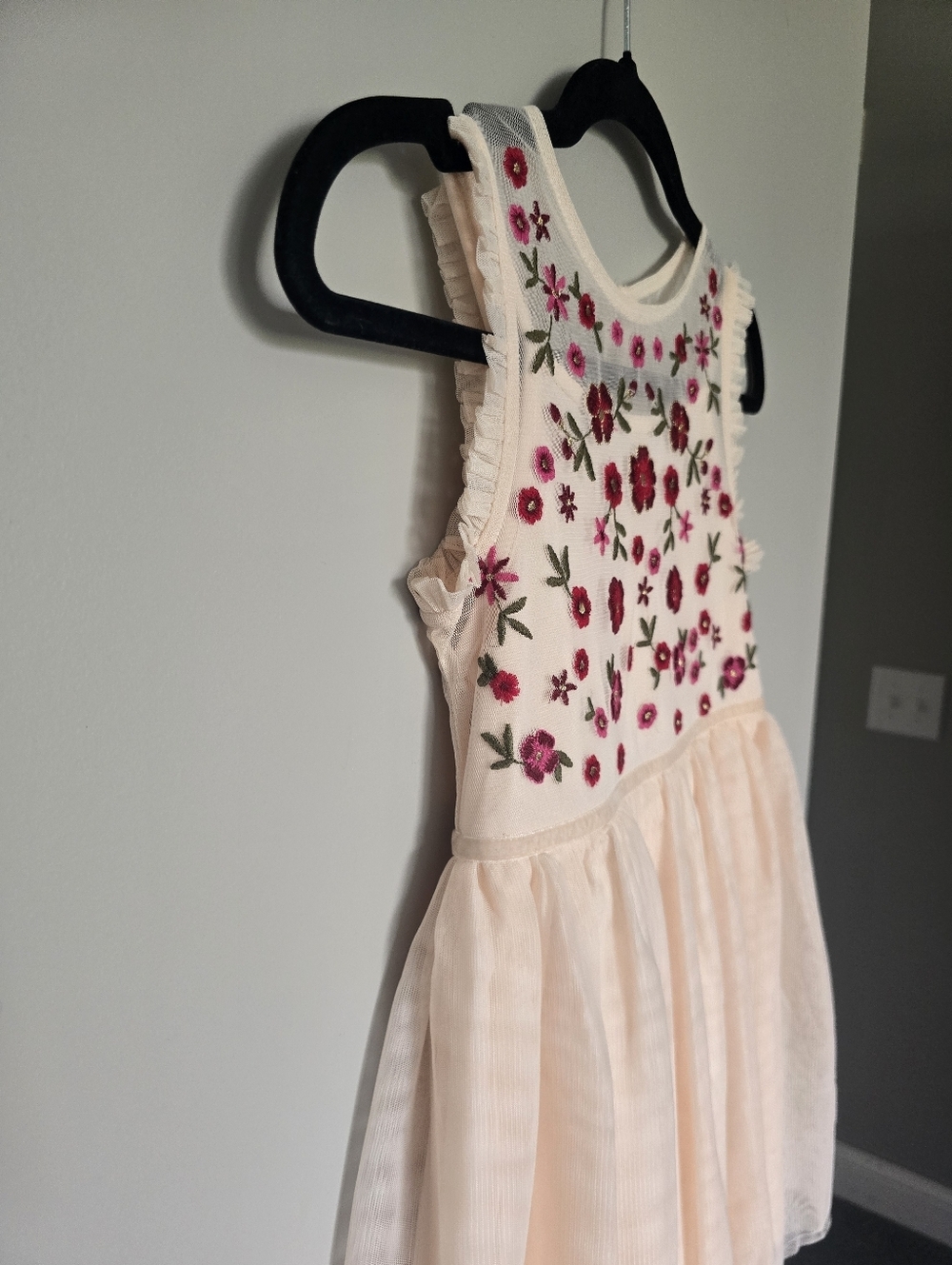 Girls Cat & Jack Sleeveless Embroidered Tutu Dress Pink Size Small (6/7) - Picture 3 of 10